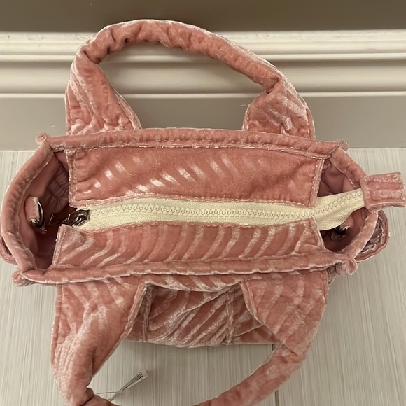Rose pink soft purse! - Picture 3 of 5
